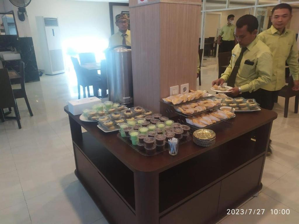 Paris Day Hotel Pamanukan Hilir Екстериор снимка