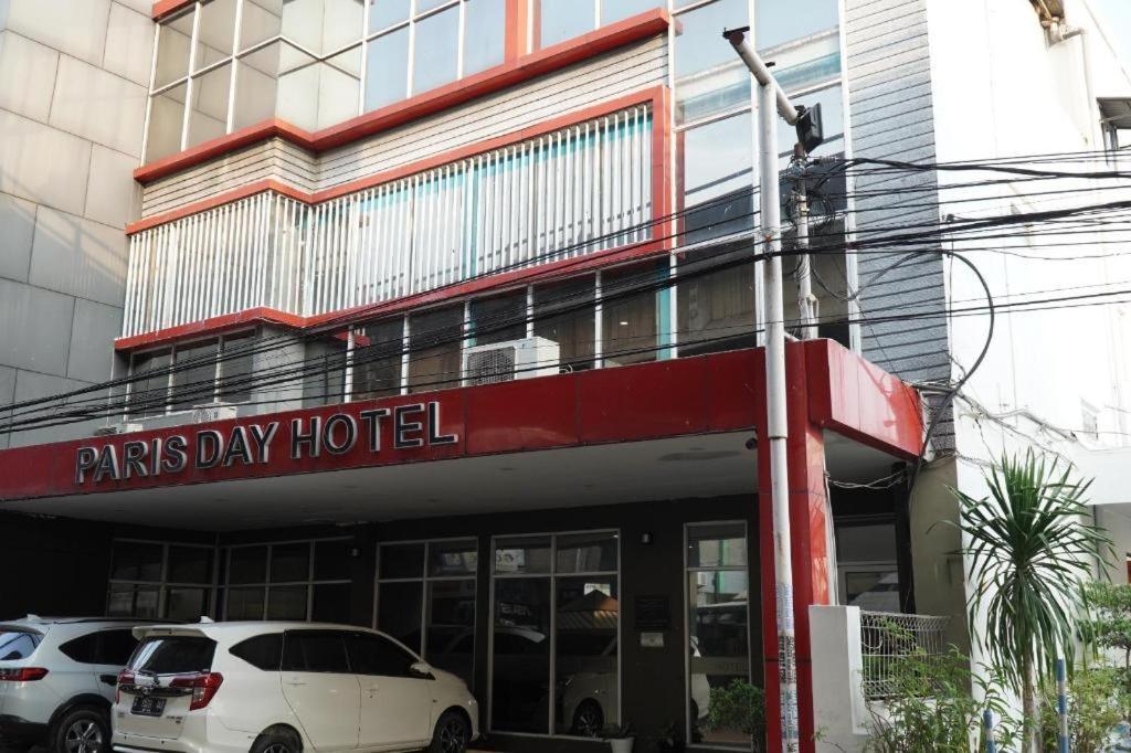 Paris Day Hotel Pamanukan Hilir Екстериор снимка